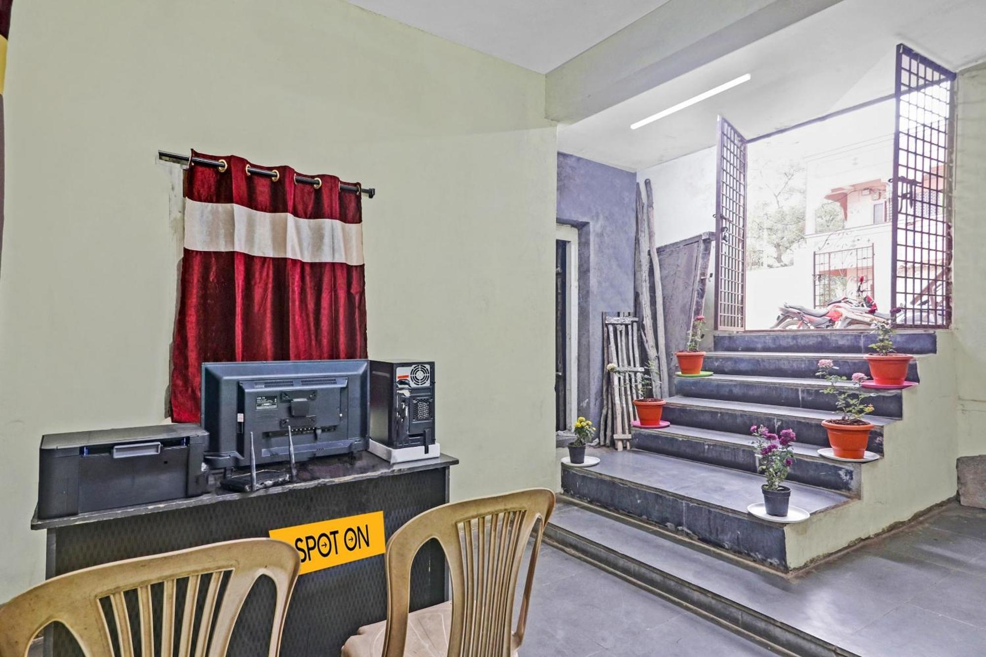 O Sree Krishna Hotel